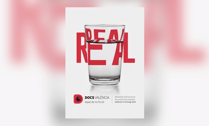 Lee más sobre el artículo DocsValència se promociona con un cartel que reflexiona sobre la mirada y la distorsión cinematográfica